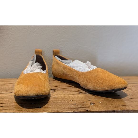 Born Adour Yellow (Mustard) Suede Ballet Flats Womens Size 7.5M - Picture 1 of 9